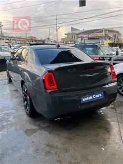کرایسلەر 300
